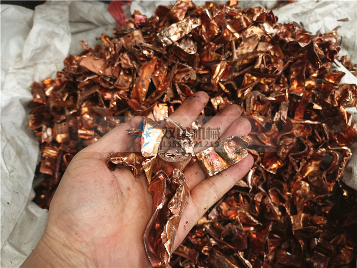廢銅塊使用金屬撕碎機(jī)撕碎效果