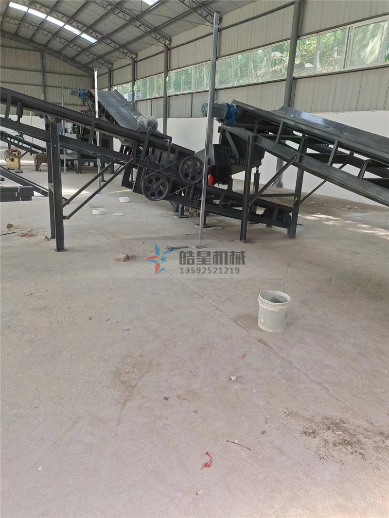 金屬撕碎機設備的進料方式有哪些
