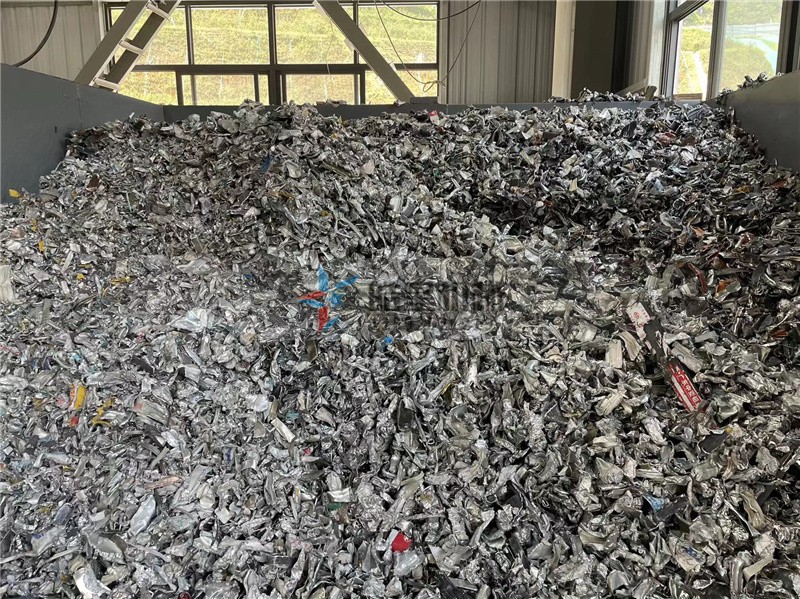 近年來隨著科技的發(fā)展和環(huán)保意識的提高,金屬撕碎機(jī)設(shè)備系列產(chǎn)品也以智能化和高效化出現(xiàn)在大眾視野中。為廢金屬再生添加新活力。金屬撕碎機(jī)設(shè)備在廢金屬資源再生利用中發(fā)揮著重要的作用, 近年來隨著科技的發(fā)展和環(huán)保意識的提高,金屬撕碎機(jī)設(shè)備系列產(chǎn)品也以智能化和高效化出現(xiàn)在大眾視野中。為廢金屬再生添加新活力。金屬撕碎機(jī)設(shè)備在廢金屬資源再生利用中發(fā)揮著重要的作用,